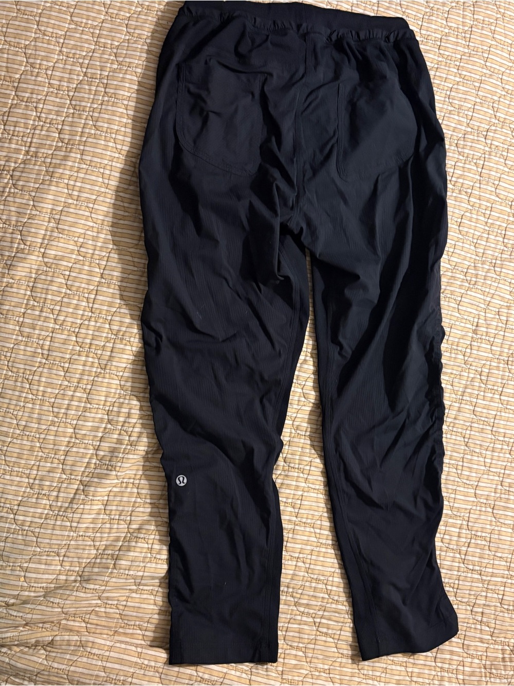 lululemon athletica Black Track Jogger Dance Cropped Activewear Pants Size 6 - Picture 4 of 5